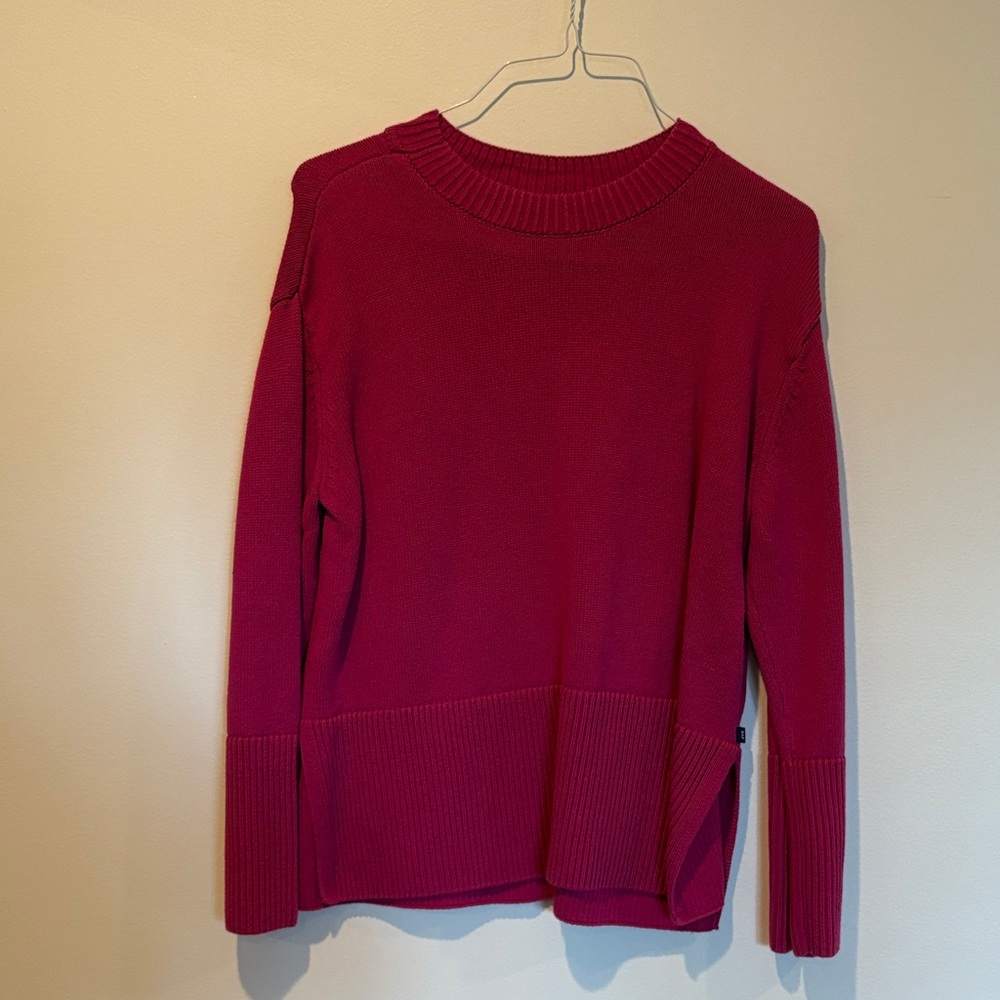 GAP Women's Vibrant Pink Crew Neck Sweater